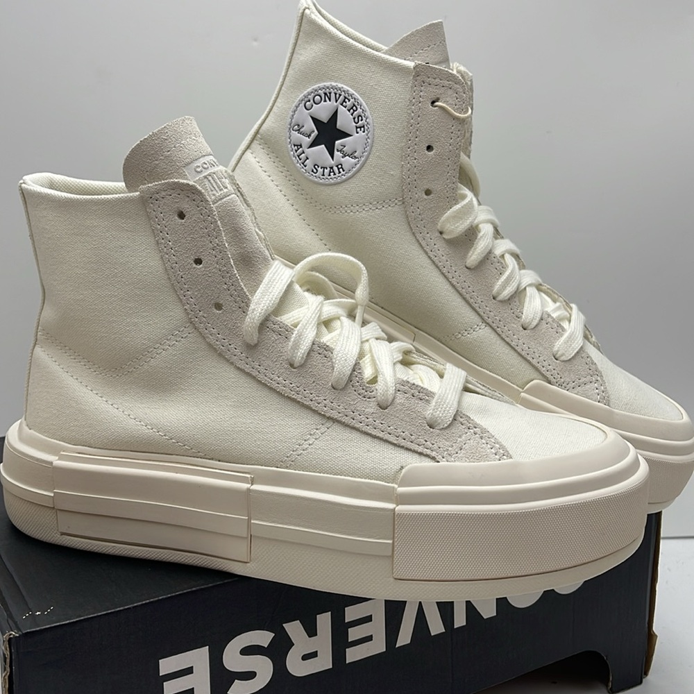 Converse WMNS CTAS CRUISE HI
EGRET/EGRET/EGRET A04688C Platforms Sneakers - Picture 9 of 16